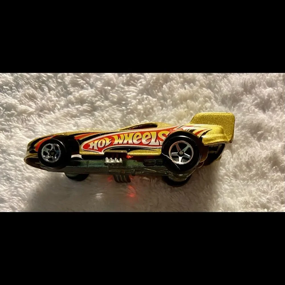 Mattel VGT 1977 Hot Wheels Racing Car Gold Black Red Sports Flames E81.